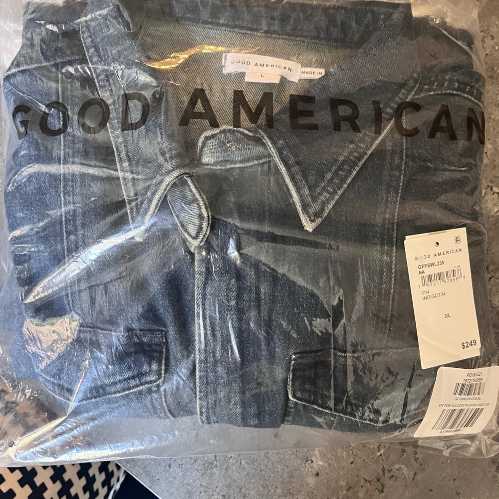 GOOD AMERICAN Fit for Success Pleated Wide Leg Jumpsuit - Picture 5 of 5